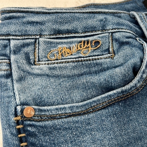 Judy Blue Boyfriend Fit Raw Hem High Waisted Distressed Jeans Medium Wash 15/32 - Picture 6 of 16